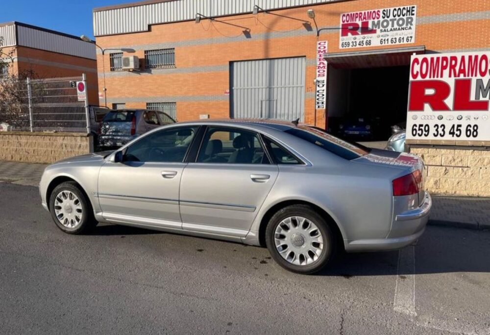 AUDI A8 3.7 quattro