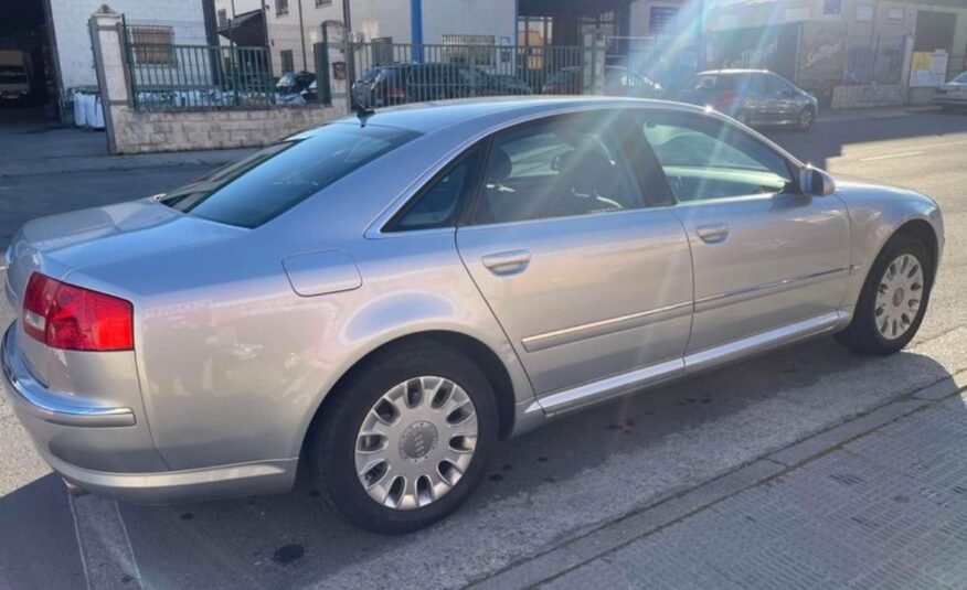 AUDI A8 3.7 quattro
