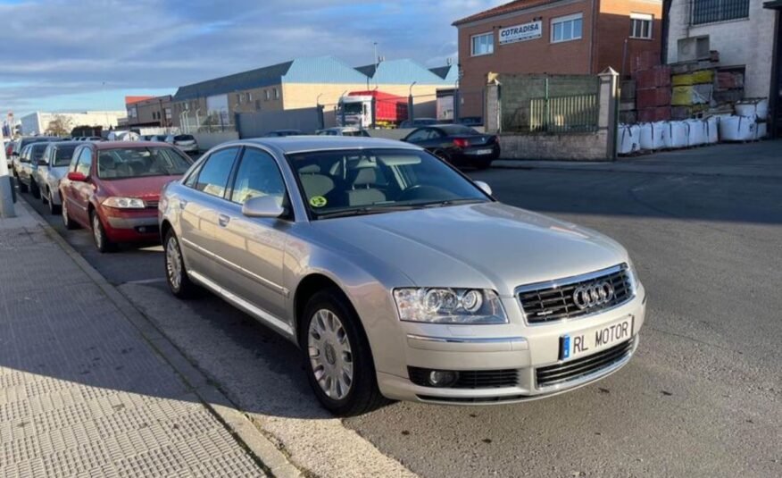 AUDI A8 3.7 quattro